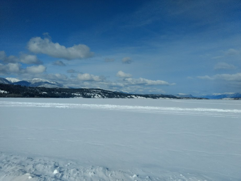 Windermere Lake Provincial Park景点图片