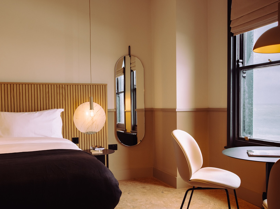 Port Hotel