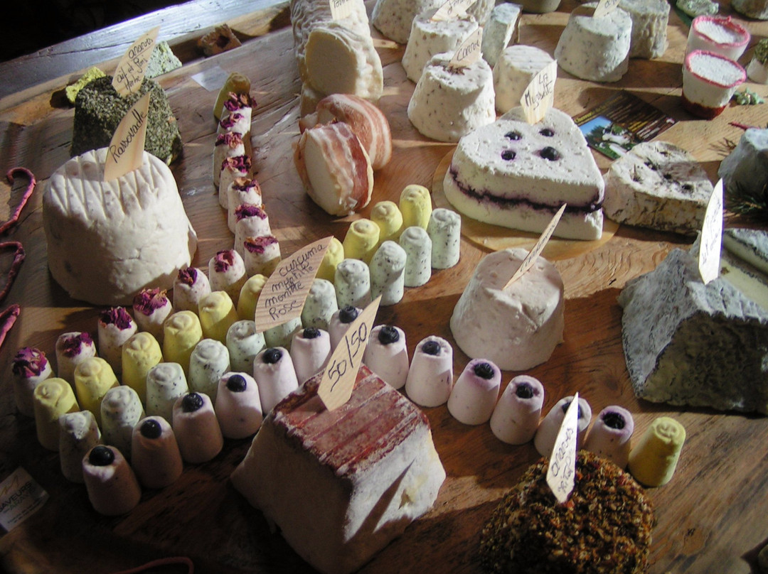 Chevrerie De La Closette-Thones必去景点