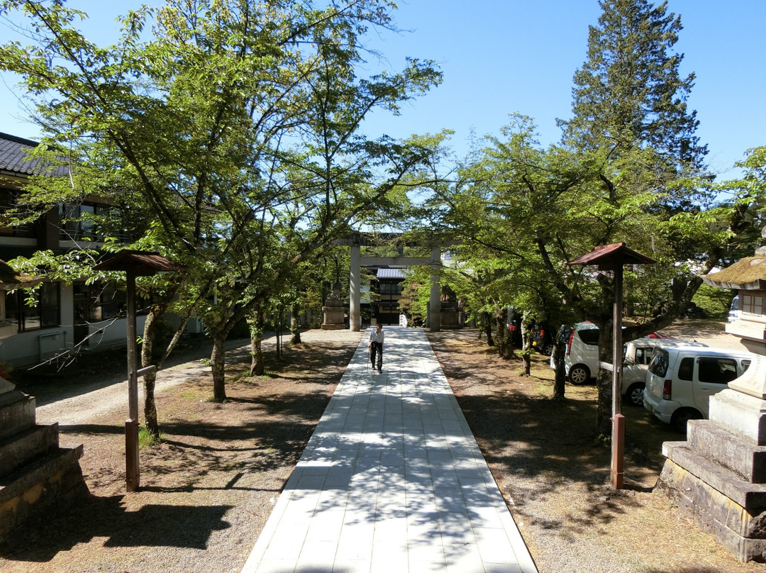 Hida Gokoku Shrine景点图片