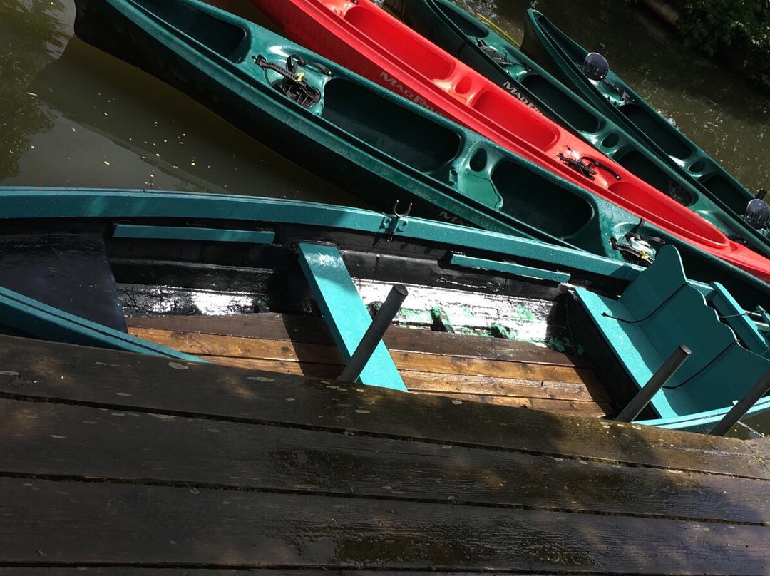 Farncombe Boat House景点图片