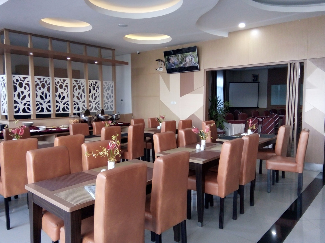 Hotel Mersi Bukittinggi主图