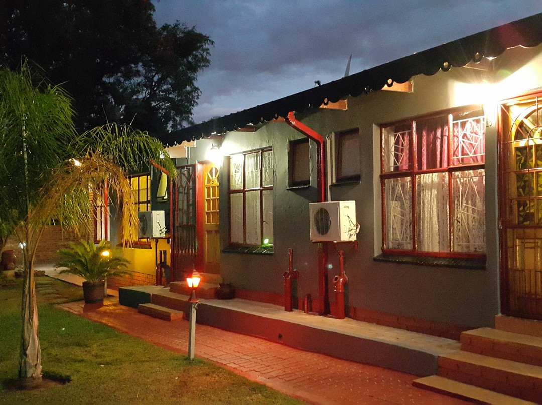 Lekkerbly Chalet Guest House