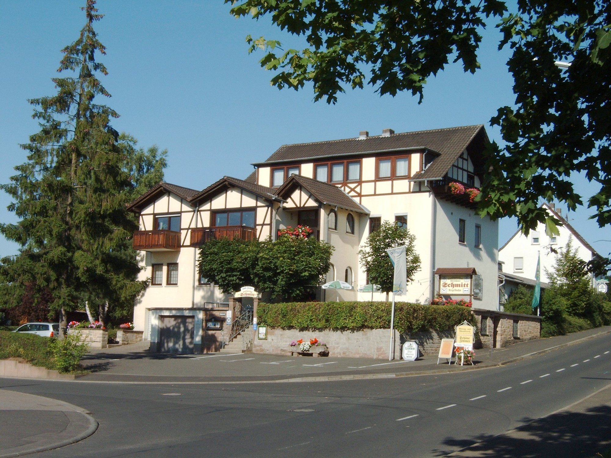 Landgasthof Weinhaus Schmitt-官方
