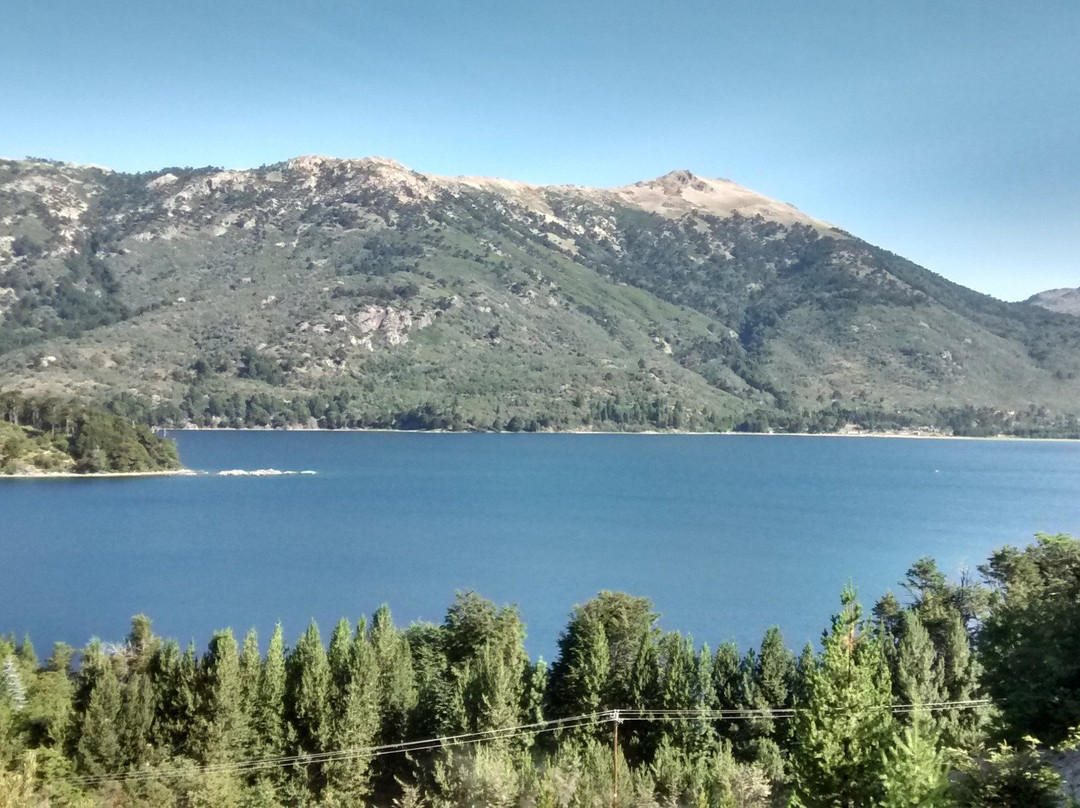 Villa El Chocon餐馆和美食-Isla del Aire Moquehue