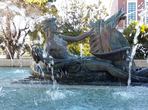 Fontana "La Pescara"-佩斯卡拉必去景点