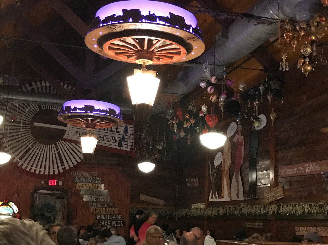 弗里斯科餐馆和美食-Babe's Chicken Dinner House