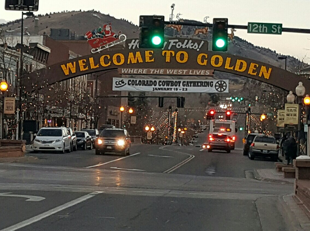 Golden Visitors Center-戈尔登必去景点