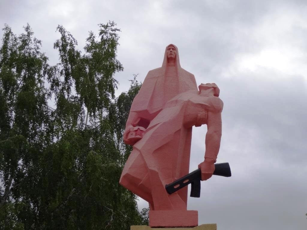 Monument the Motherland Holds the Fallen Soldier in Her Arms景点图片