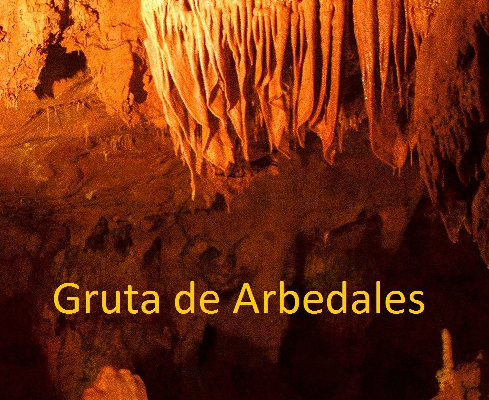 Gruta de Arbedales景点图片