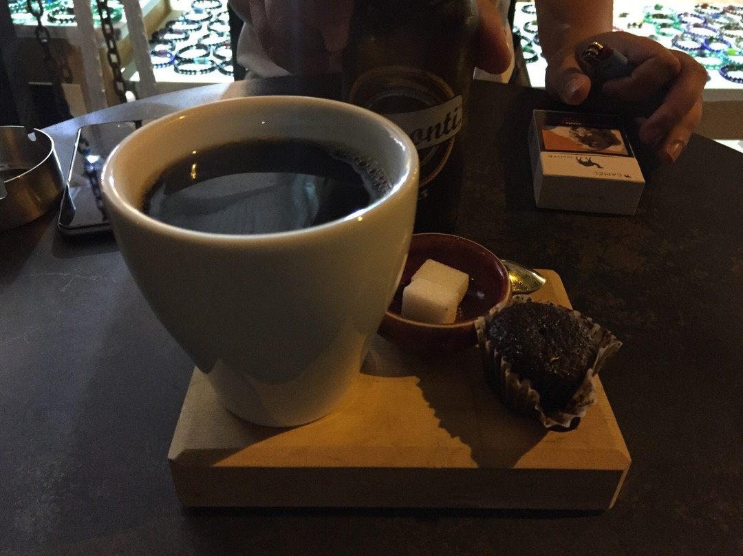 Happy Alternative Style Cafe Bar-卡斯必去景点