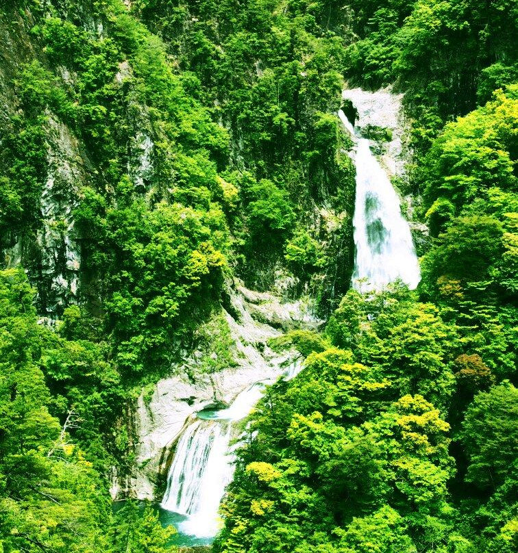 Fudonanae Falls景点图片