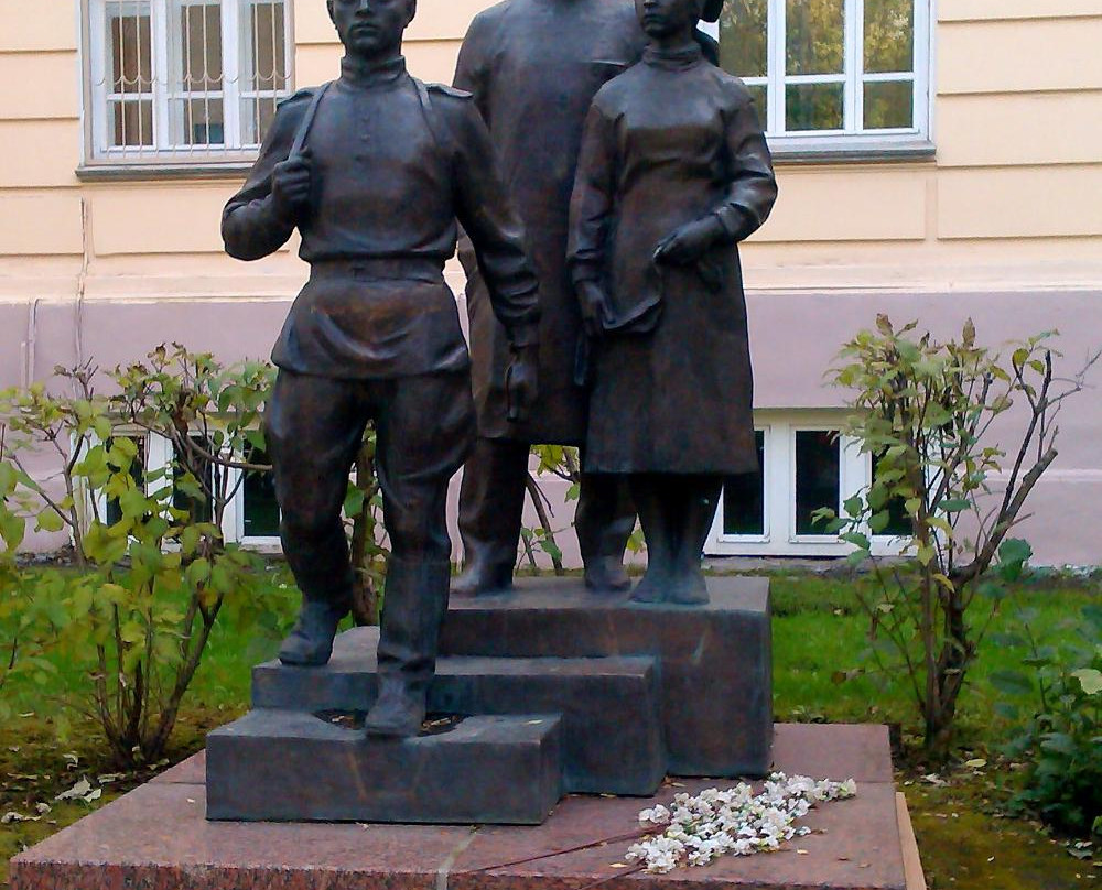 Monument to Military Medical Workers-托木斯克必去景点