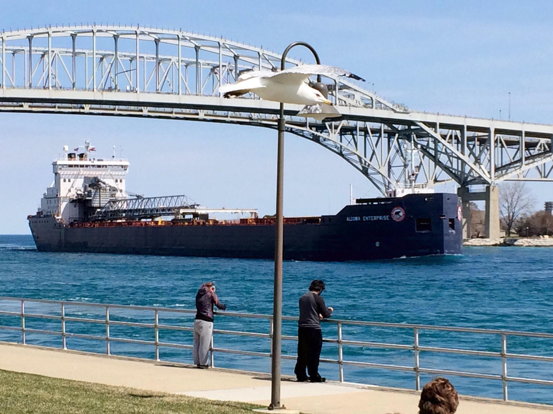 Blue Water Bridge-休伦港必去景点