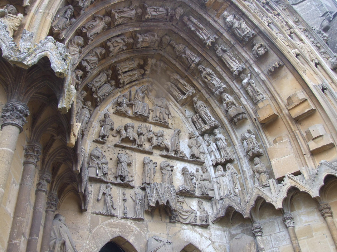 Basilique Notre-Dame d'Avioth-Avioth必去景点