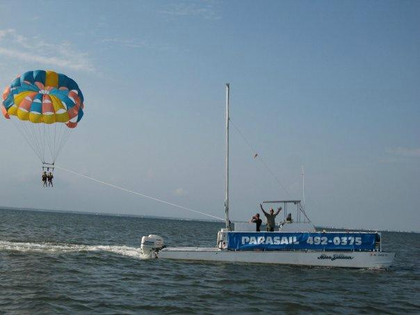Beach Haven Parasail景点图片