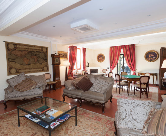 蒙特里久尼酒店住宿-博尔戈圣路易吉酒店