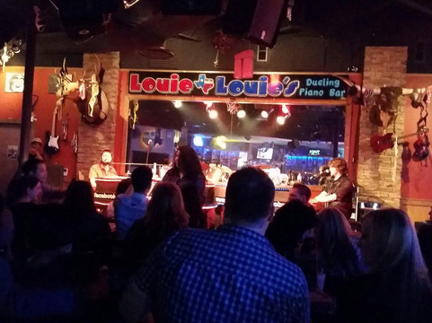 Louie Louie's Piano Bar - Arlington-阿灵顿必去景点