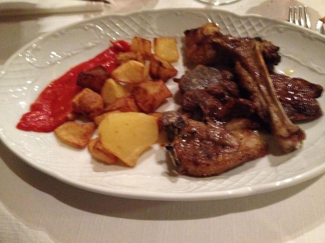 Mont-ras餐馆和美食-Can Ferriol