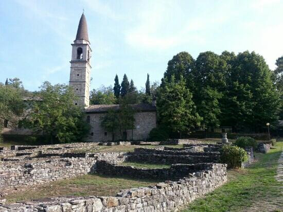 Veleia Romana Zona Archeologica景点图片