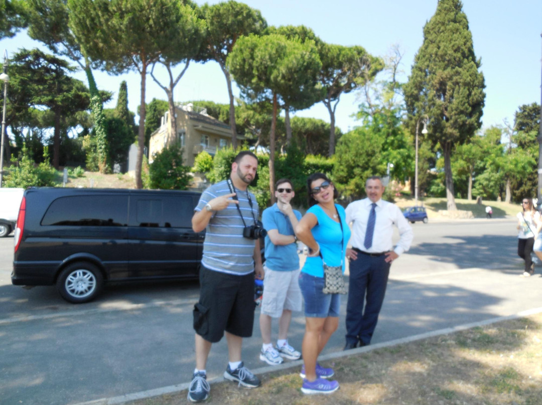 Italy in Limo - Day Tours景点图片