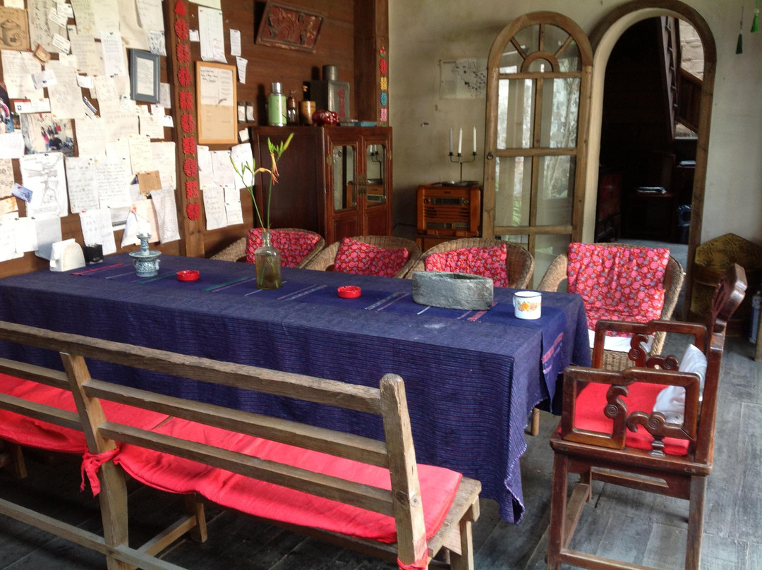 猪栏酒吧乡村客栈主图