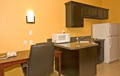 Magnolia Inn and Suites