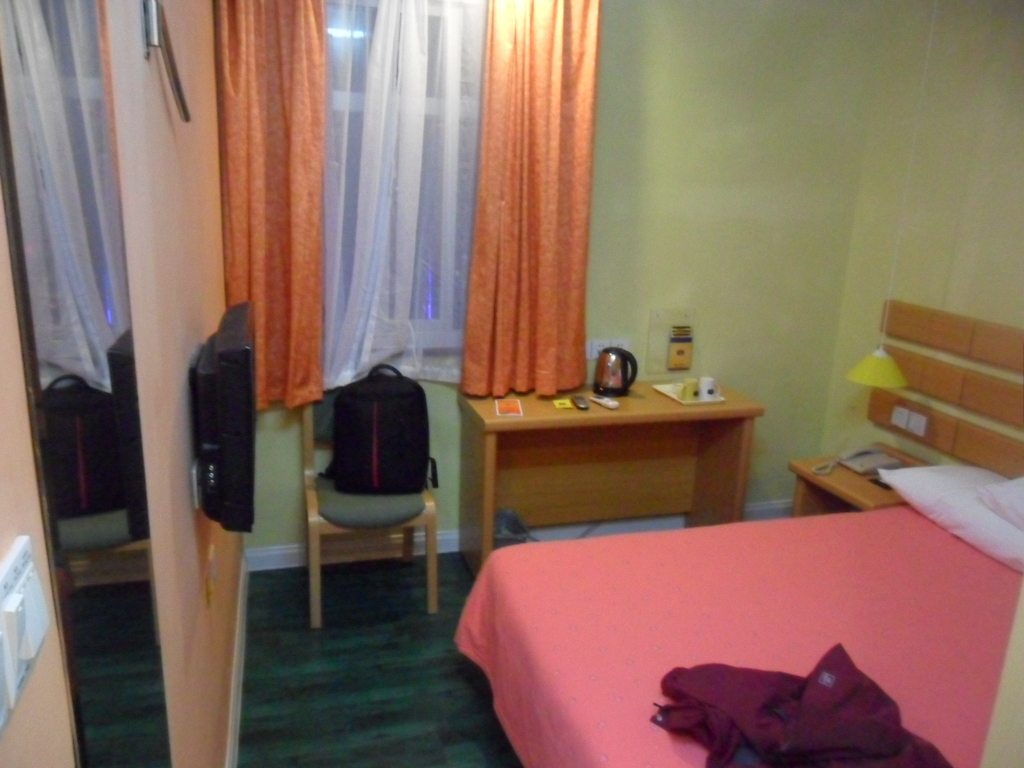 深圳如家东门湖贝地铁站店-客卧