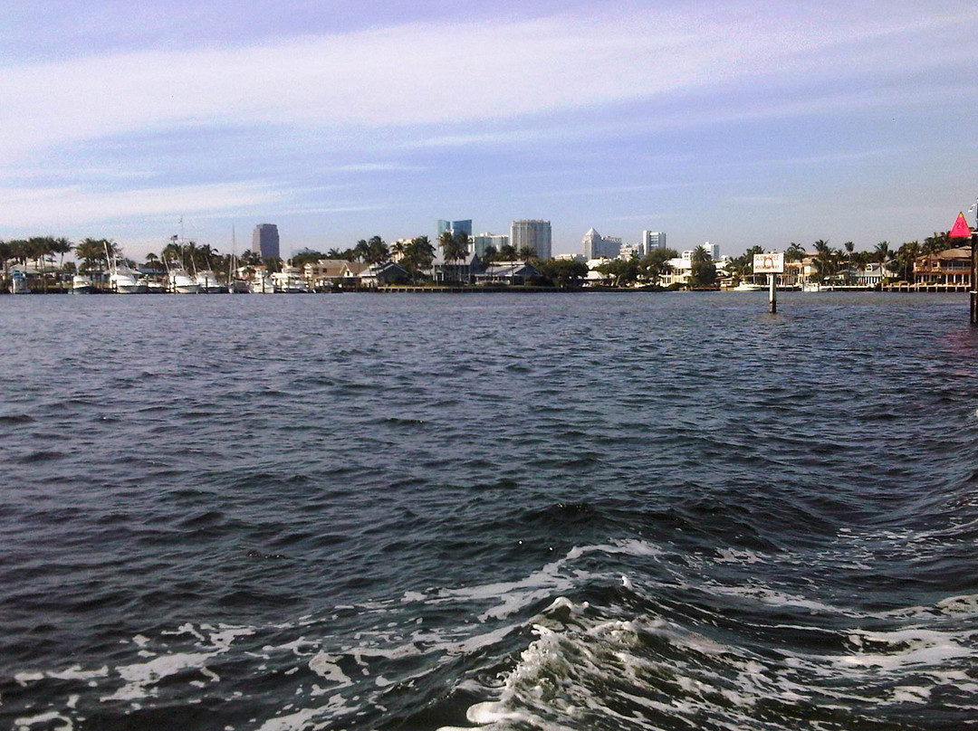 Water Taxi-劳德代尔堡必去景点