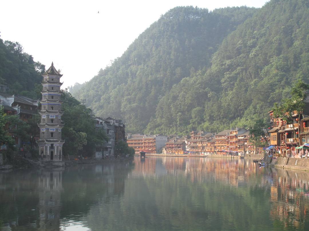 凤凰杨家祠堂景点图片