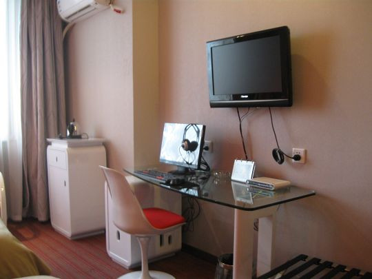 天伦皇朝时尚酒店主图