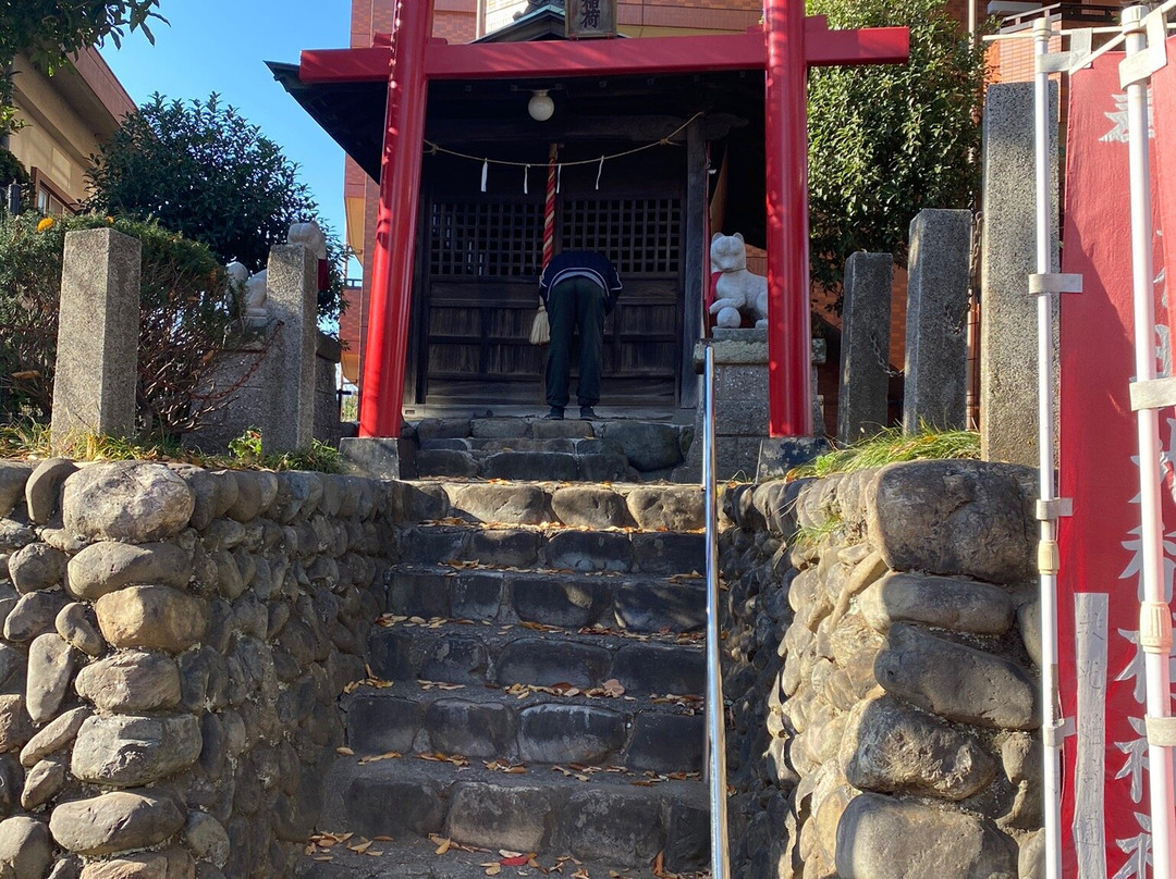 Tomomitsuinari Shrine-福生市必去景点