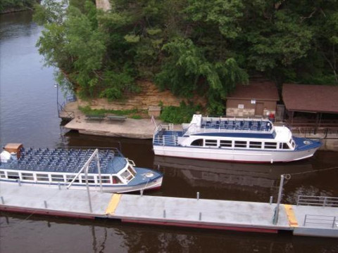 Dells Boat Tours-威斯康星峡谷必去景点
