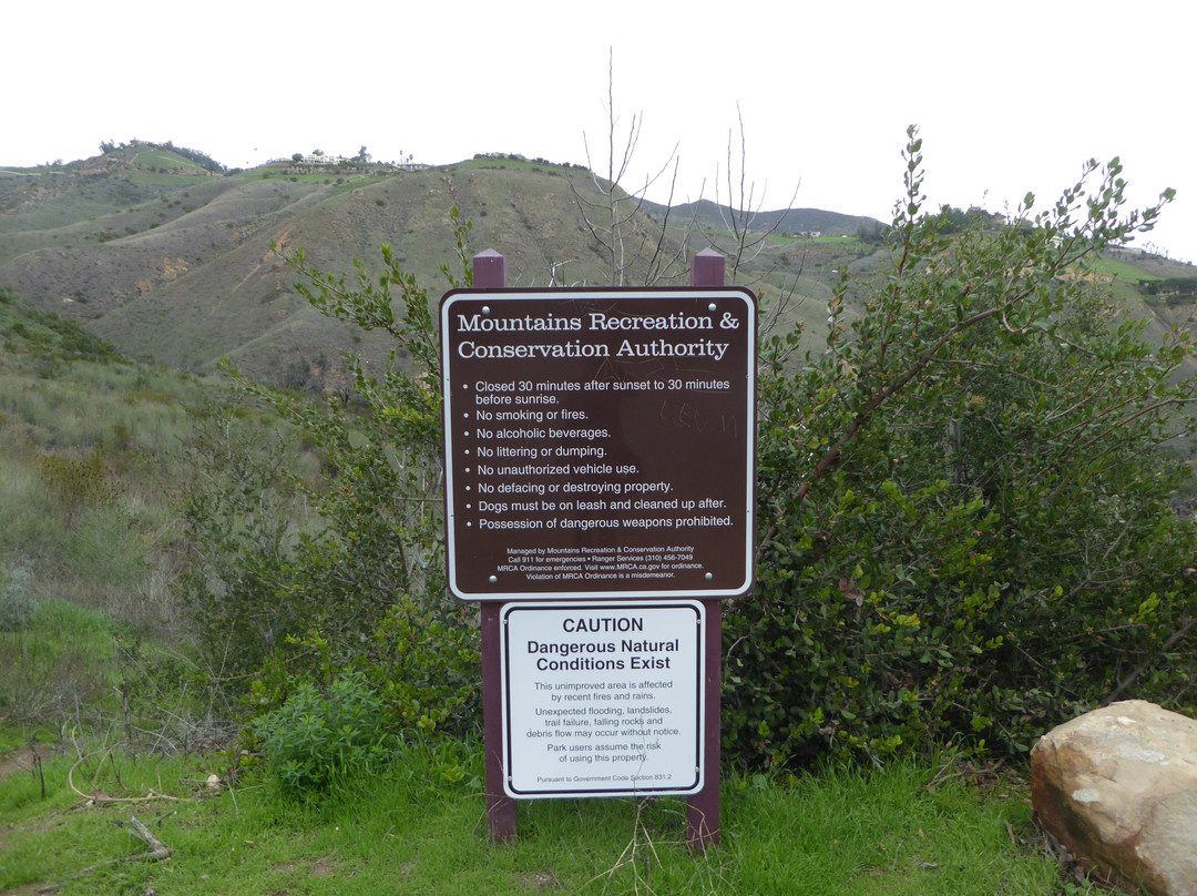 Escondido Falls景点图片