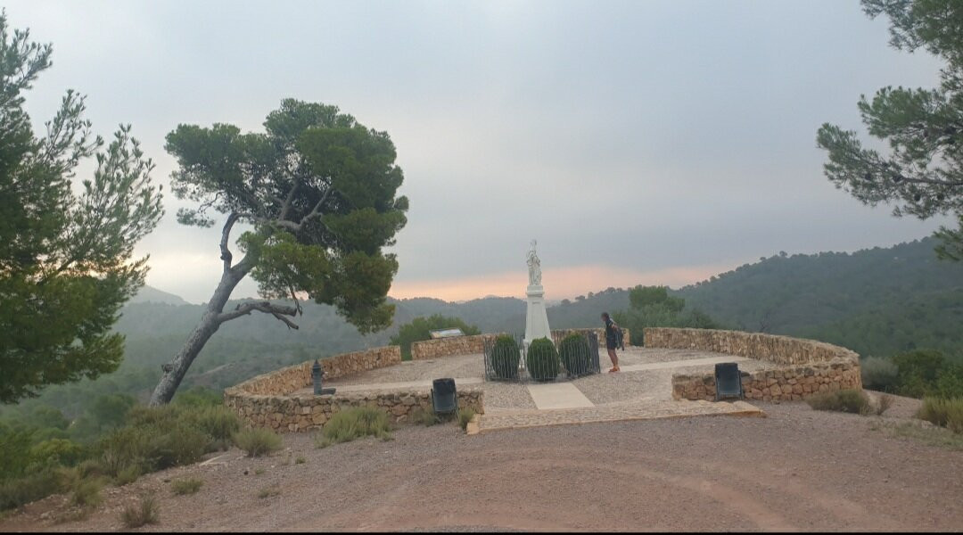Mirador de La Virgen Blanca-Totana必去景点