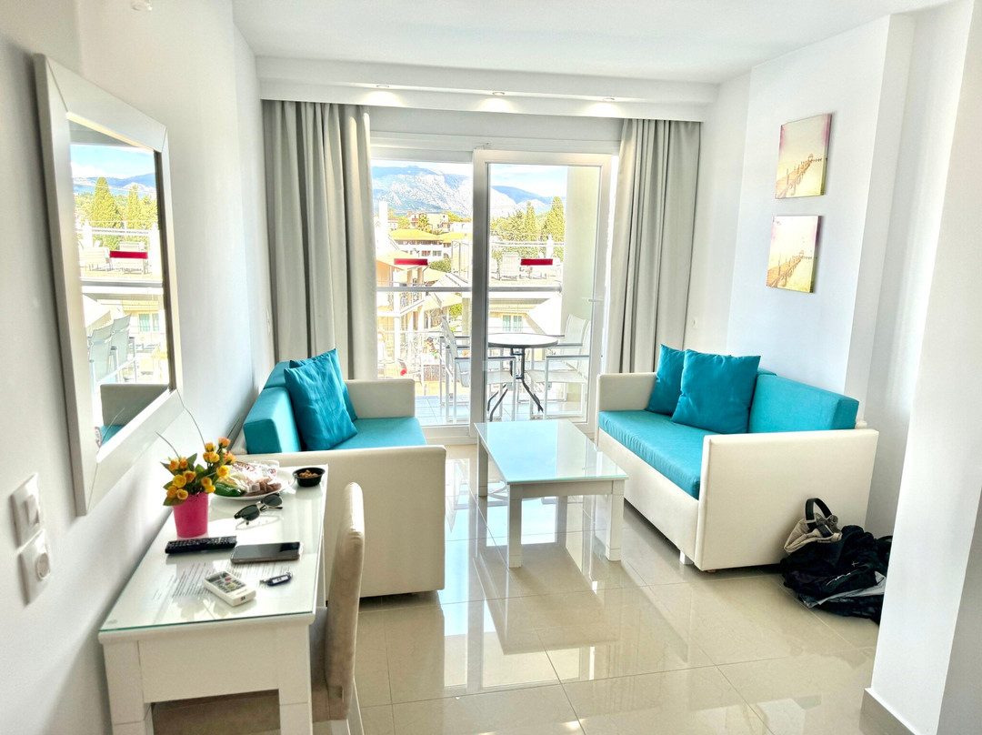 Gikas Aparthotel主图