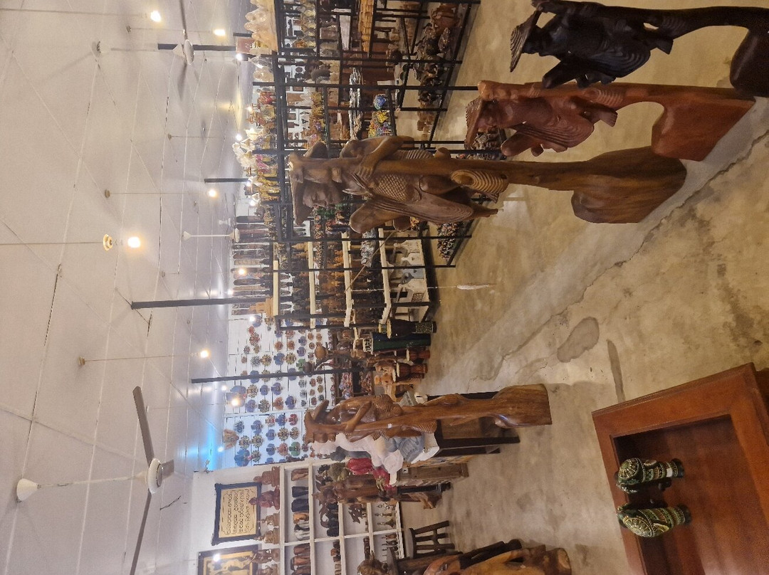Vish Wood Carvings-锡吉里亚必去景点