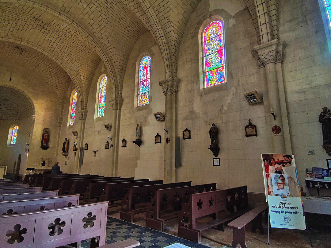 Eglise Notre-Dame-Immaculée à Port-de-Piles-沙泰勒罗必去景点