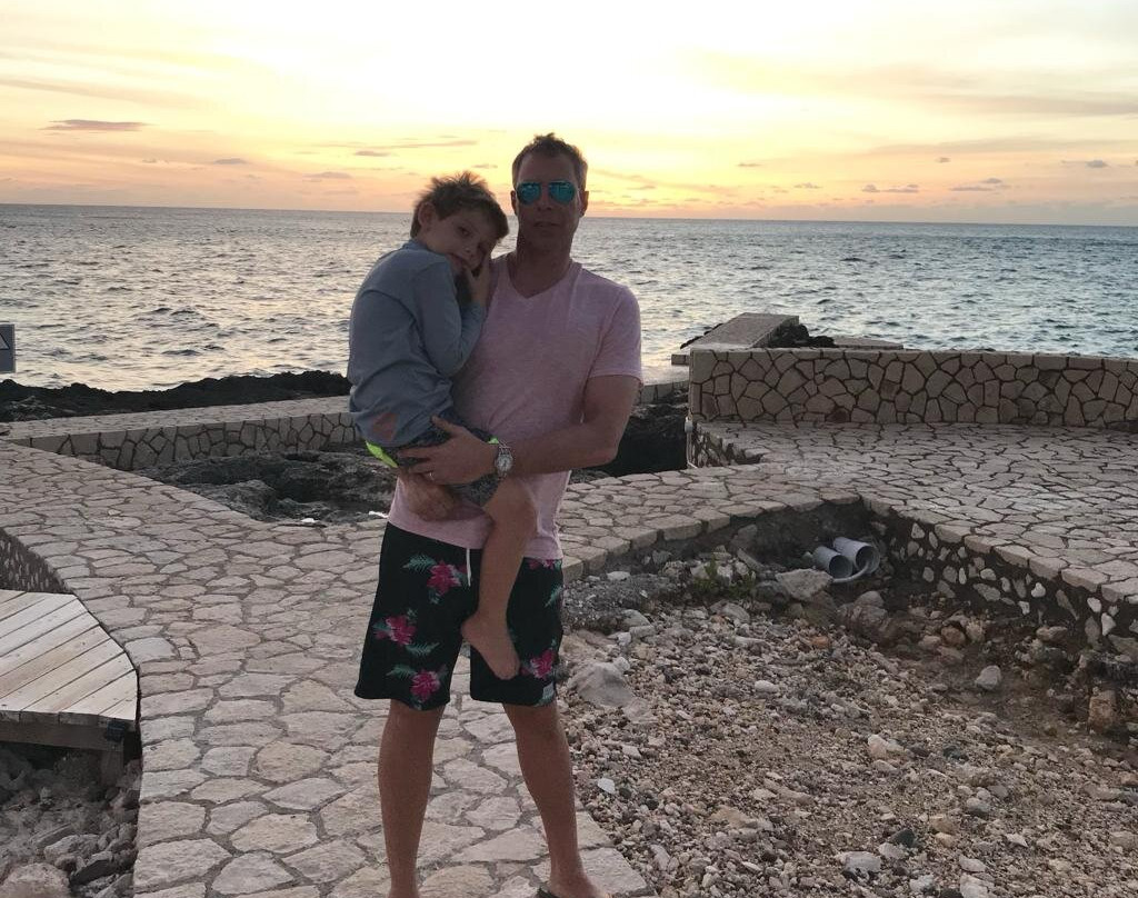 The Cliff Hotel主图