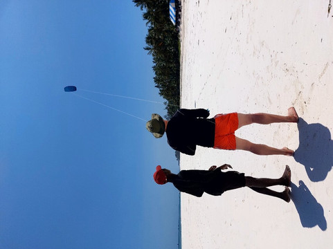 Coral Kiteboarding-迪亚尼必去景点