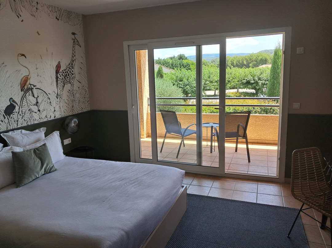 Hôtel La Perna主图