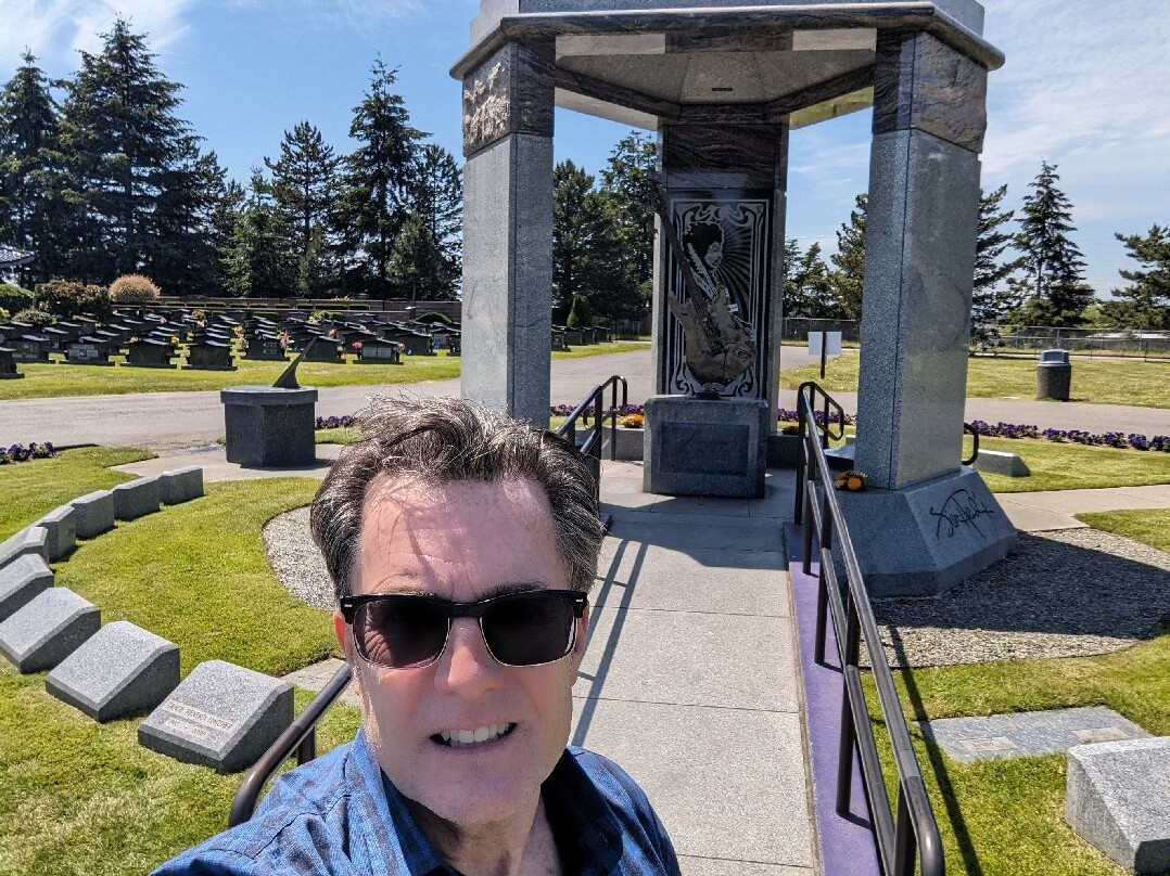 Jimi Hendrix Memorial-伦顿必去景点