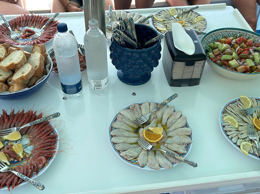 Santuzza Gita in Barca-兰佩杜萨必去景点