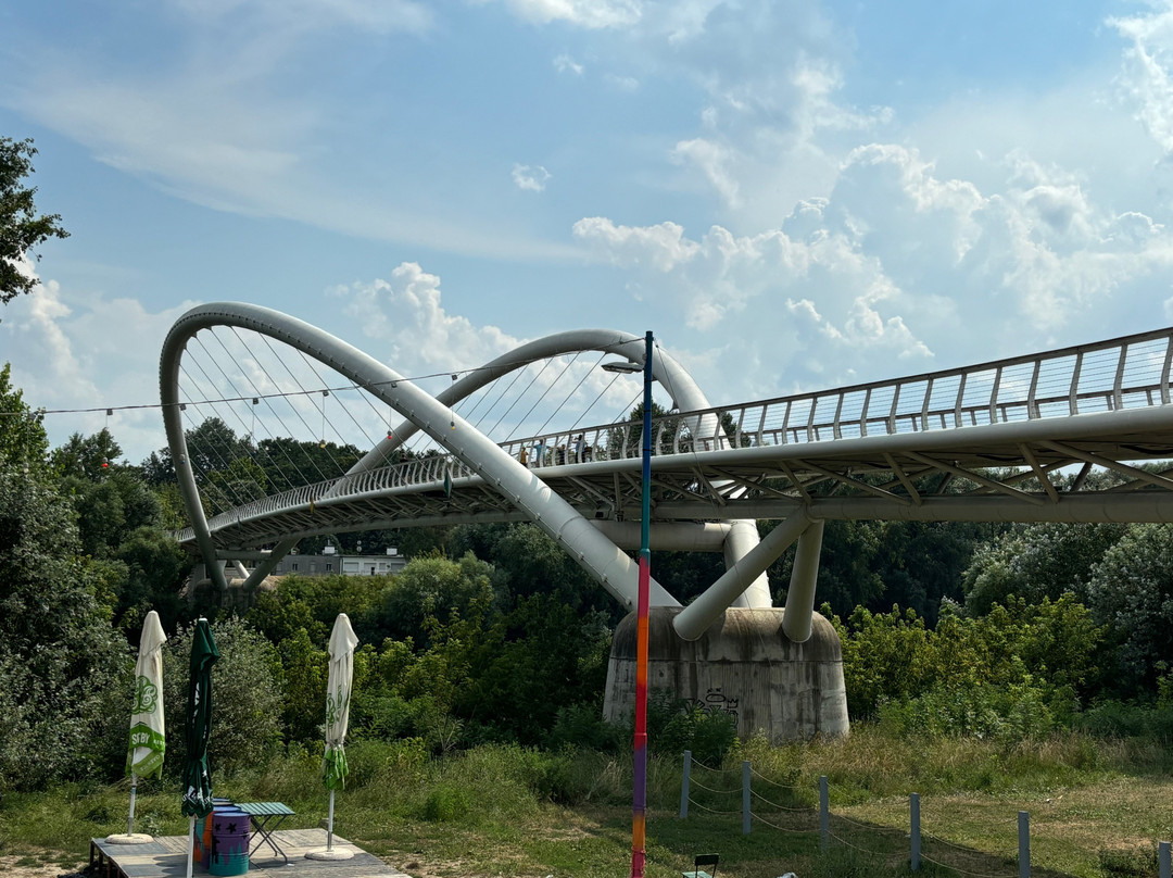 Tiszavirág Pedestrian Bridge-Szolnok必去景点