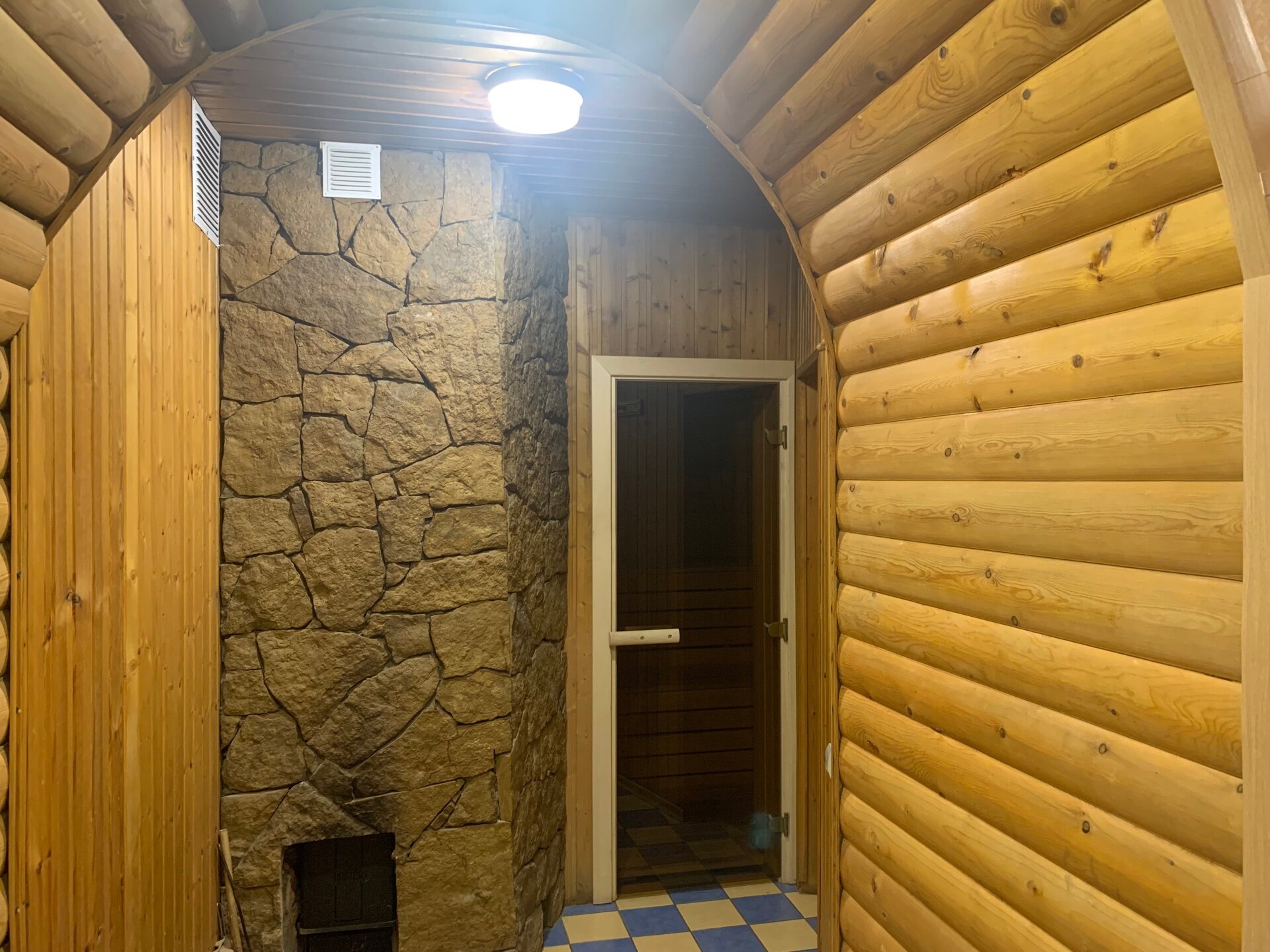 Lastochka Pension-官方