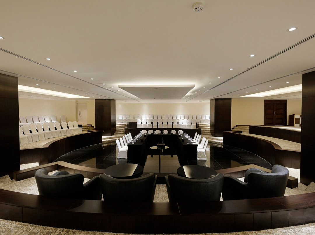 Babylon Rotana Hotel主图