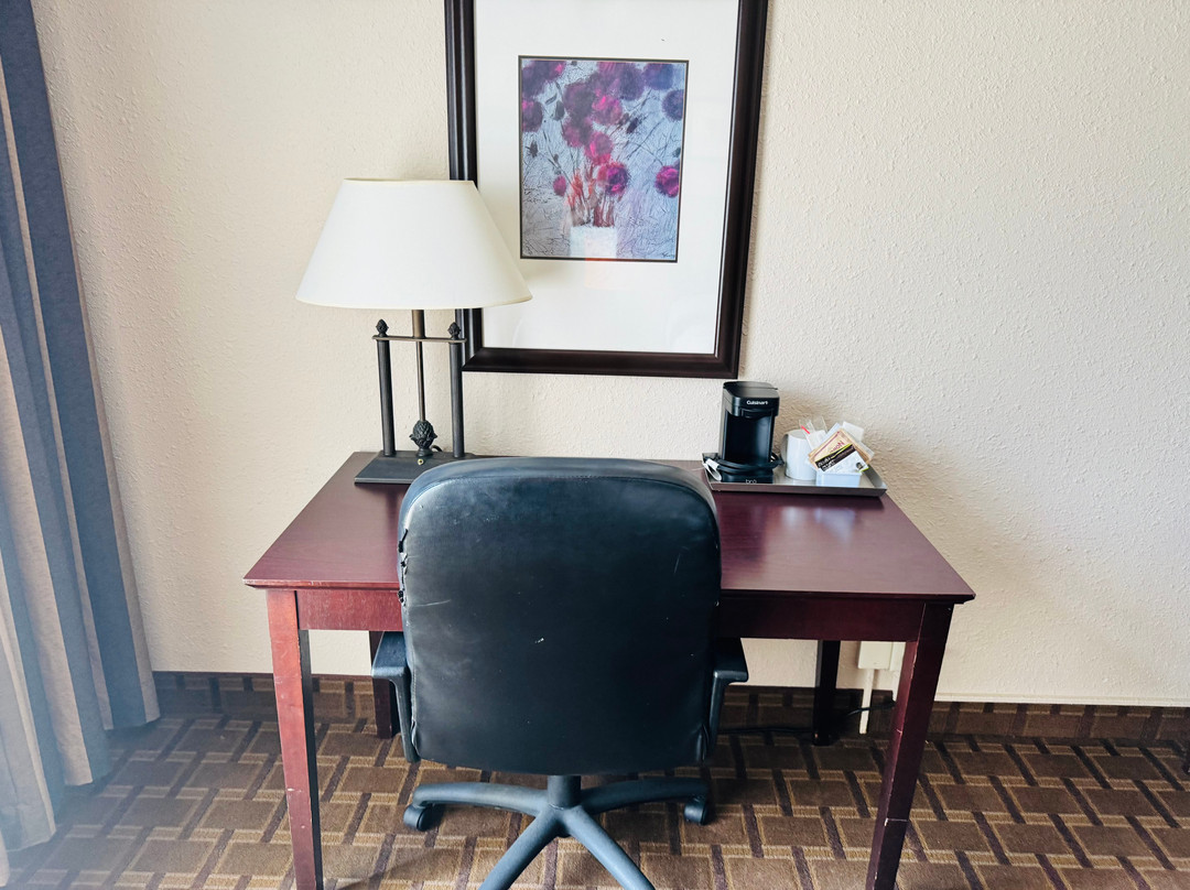 Radisson Hotel Louisville North主图