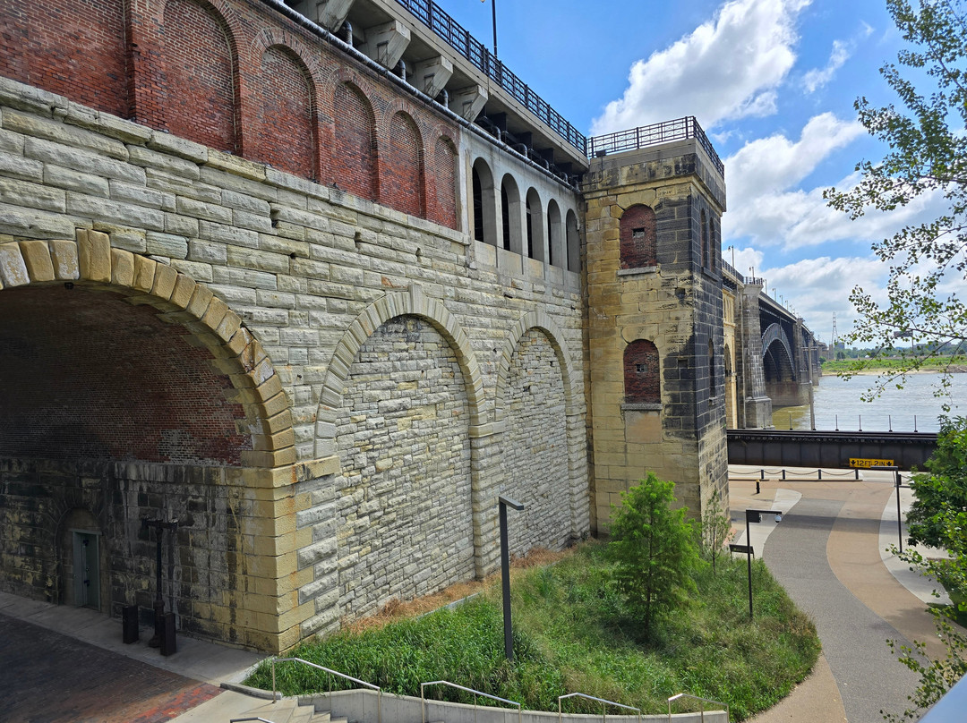 Eads Bridge-圣路易斯必去景点