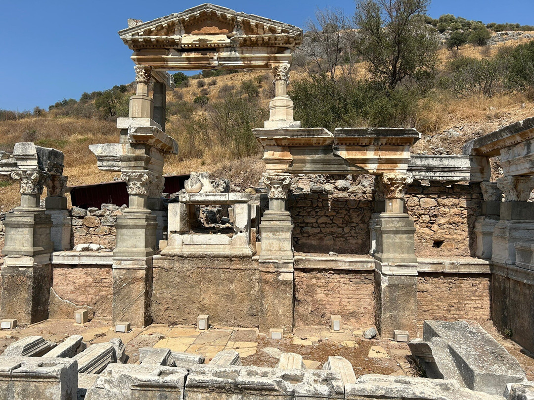 Curetes Street景点图片