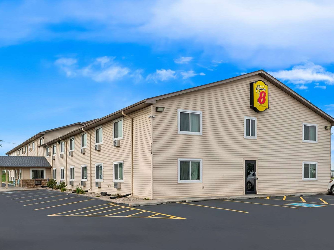 Super 8 by Wyndham Council Bluffs IA Omaha NE Area